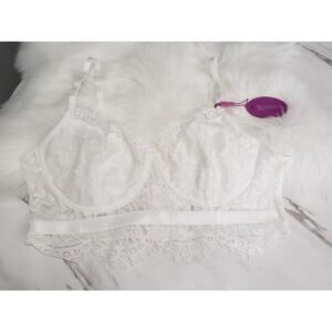 NEW Lingerie Lace Strappy Underwear V Neck Bra Size Large Solid White